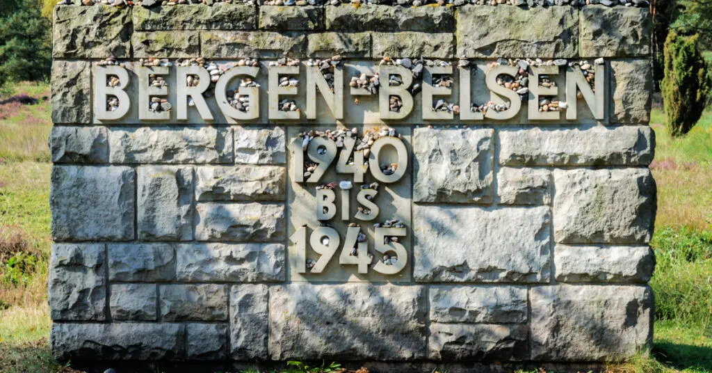 Bergen-Belsen Concentration Camp Memorial (Norbert Nagel / Wikimedia Commons / License: CC BY-SA 3.0)